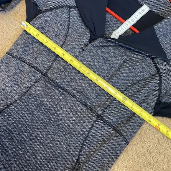 Lululemon think fast pullover - Picture 4 of 8